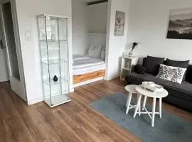 FeWo am Deich 2, modernes Apartment mit Balkon und Aufzug