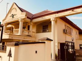 Pinewood Hotel, hotel en Owerri