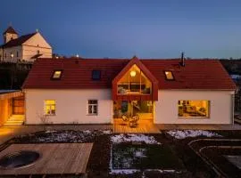 Chalupa v Kobylí s wellness a výhledy na Pálavu