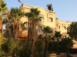 Gite Atlas Tigrigra، فندق في Douar Aït Hayo