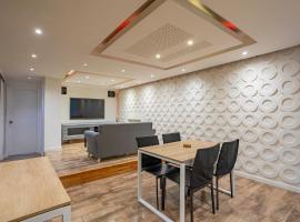 House in the Center, Top Recycling, Near Rambla, Hotel in Montevideo