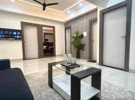 Vaidik Gazebo 600m from temple and ghat