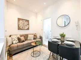 Mosaic Piece I - Sleeps 5 - 2BR - Station