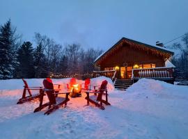 Chalet Le Crépuscule SPA, BILLARD, FOYER, SENTIERS PRIVES, hotel en Chertsey