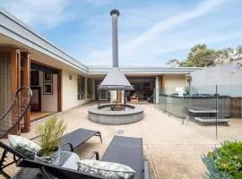 Yera Coastal Homestead with Tennis Court & Spa