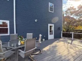 Spacious private room in a new house with private bathroom close to center city