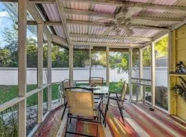 Cozy Cottage mins from NASA, Kemah Boardwalk, Galveston Bay