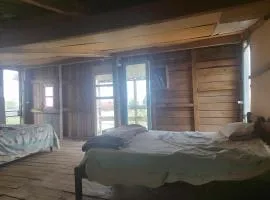 Rancho de madera rustico a dos cuadras del atlantico