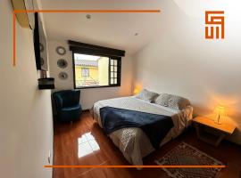 Hotel Santa Ana Luxury Rentals - 111, hotel u gradu Bogota