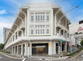 The White House - Serviced Residences by Cove & Belle Living