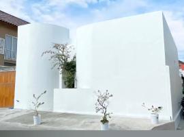 Tamasya villa konsep bohemian، فندق في يوغياكارتا