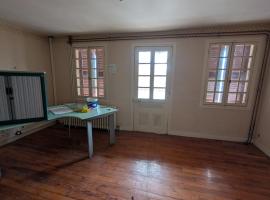 Mauvaise manip, מלון בArzacq-Arraziguet