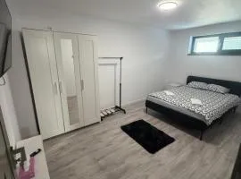 EVEREST 33 Garsoniera