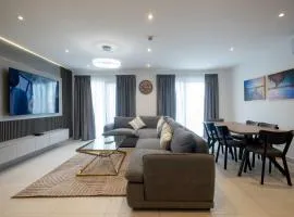 Family 3 Bedroom at Bantree, Airport Residential