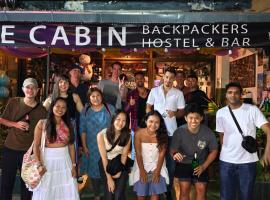 The Cabin Backpackers Hostel & Bar, hotel i Chiang Mai