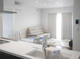 Stay Near Harmonyland Sleeps 6 Pickup&Parking, hotel di Hiji