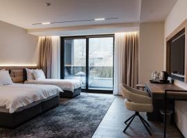 Семеен хотел РАЙ, ξενοδοχείο στο Ognyanovo