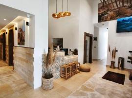 DUNIA Desert Suites، فندق في متسبيه رامون