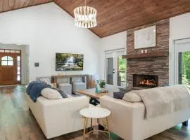 Pet-Friendly Creekside Retreat Near the Appalachian Trail