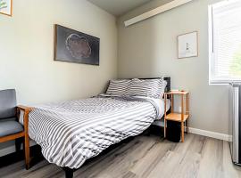 Tacoma में, होटल Cozy Micro Suite Unit 12 Sleeps 2 Minutes to Downtown