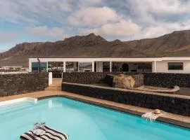 Canaryislandshost I Serena