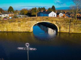 1 Top Locks Cottage, hotel a Burscough