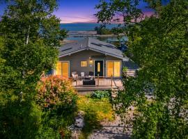 Sunset Cove Waterfront Getaway, hotel i Tobermory