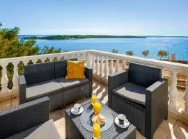 Lanterna - Sea View & Near Beach