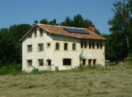 aux berges du verger, Hotel in Semur-en-Brionnais