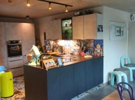 Modernes Haus nahe Köln Zentrum- 10 min, hotel i Köln