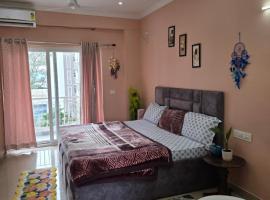 The Realm of ShivaShiv, Dehradun, Mussoorie Road, hótel í Rājpur