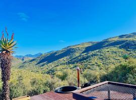 Matilo Cabins - Cactus Deck with Hot-tub and Fireplace, khách sạn ở Calitzdorp