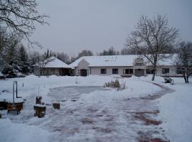 Mezővégi II Vendégház: Kisar şehrinde bir otel