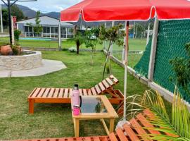 Los Adobes, hotell sihtkohas Cerrillos