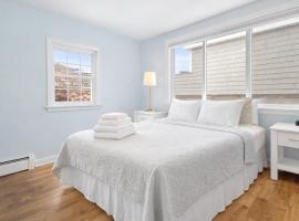 Magnolia Portside Spacious 3BR on Thames St، كوخ في نيوبورت