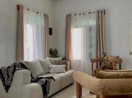 CasaMarena, Zona Céntrica, Parqueo&Terraza, Hotel in Puerto Barrios