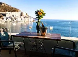 Royalis Suites Rafailovici - Beachfront Sea View Apartments