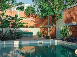 Coyote, 7BR Ocean View Villa, 2 Pools, Zipolite