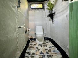 Lakeview Birdsong Cabanas, Hotel in Debarawewa