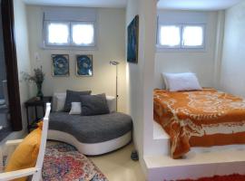 &Kappa;&tau;ή&mu;&alpha; &Alpha;&nu;ά&sigma;&epsilon;&sigmaf; &Zeta;&omega;ή&sigmaf;- &Epsilon;&upsilon;&gamma;&epsilon;&nu;ί&alpha; &Sigma;&gamma;&omicron;ύ&rho;&alpha;, chalet di Epanomi