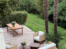Villa Maison Ellen - Luxury Garden, Colli Euganei, hotelli kohteessa Galzignano