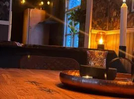 Unique Lakehouse and Retro Bus Stay