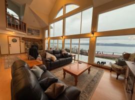 Woodhaven - Entire Home, Ocean Front, hotell i Bowser