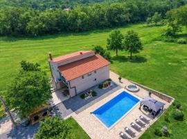 HOLIDAY HOME MARTINA, Vinjani - Imotski, hotel en Imotski