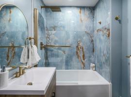 Cozy Room in the City of Worcester, хотел в Устър