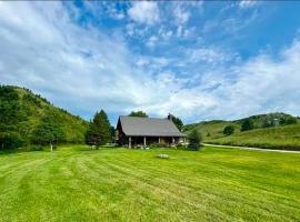 Sandhills Retreat minutes from downtown Valentine, hotel u gradu Valentajn