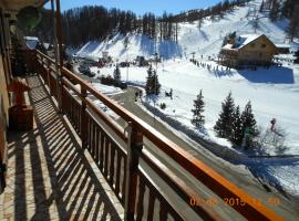 Appartement familial, hotel u gradu Péone