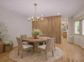 Renovated 4BR 20min to Arrowhead Stadium Sleeps 10