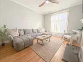 Spacious Home Downtown - Children's Hospital, Pets