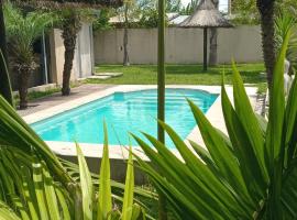 LaChula Chalet con Piscina, hotel u gradu Federasion